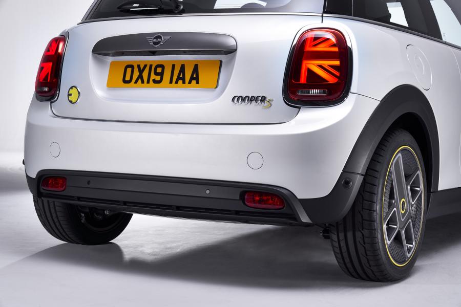 Детали экстерьера Mini Cooper SE (F56) 2019 года  (WW) (фото 92 из 132)